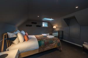 Кровать или кровати в номере Charming 3 Bed Village Green Cottage East Lothian