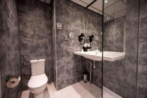 Koupelna v ubytování Flonk Hotel Groningen Zuid, BW Signature Collection