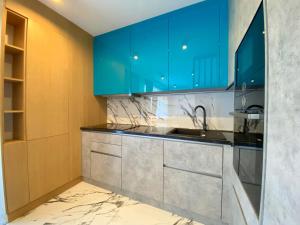 A kitchen or kitchenette at North Star Apartment 15