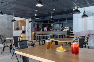 Nápoje v ubytování Aparthotel BCL Levante Lux