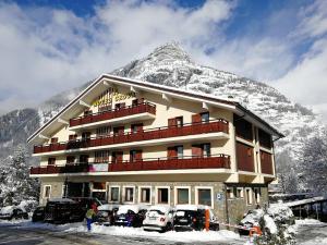 Gallery image of Hotel Croux in Courmayeur