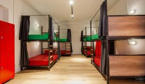 Posteľ alebo postele v izbe v ubytovaní The Yard Hostel