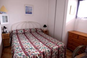 Легло или легла в стая в Face port Plage à 350m joli T2 clair 4 couchages avec parking privé, draps serviettes non fournies