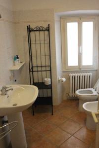 A bathroom at Casa Vacanza Il Laghetto Bea