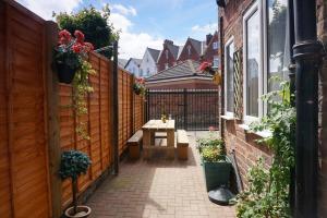 En have udenfor Marina Holiday Apartments