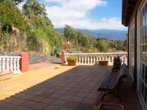 A general mountain view or a mountain view taken from Az apartmant