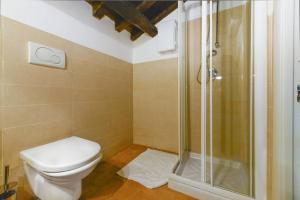 Kúpeľňa v ubytovaní Ibernesi - Charming apartment at the Roman Forums