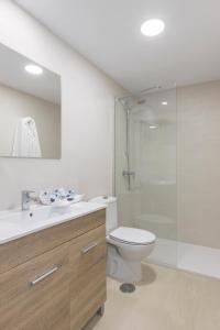 Et badeværelse på Aparthotel BCL Levante Lux