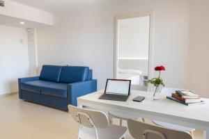 Posezení v ubytování Aparthotel BCL Levante Lux