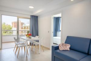 Posezení v ubytování Aparthotel BCL Levante Lux