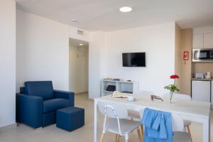 Kuchyň nebo kuchyňský kout v ubytování Aparthotel BCL Levante Lux