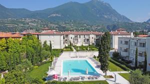 A view of the pool at Corte Fasanella 31 - Gardagate or nearby