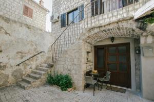 Fotografie z fotogalerie ubytování Modern traditional apartment w patio near beach v destinaci Kaštela