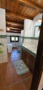 VILLA MARIANNA CON PISCINA PRIVATA ampi spazi esterni e WIFI FREEにあるキッチンまたは簡易キッチン