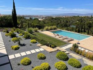 Utsikt mot bassenget på Luxury Villa, Ocean View, Private Heated Pool eller i nærheten