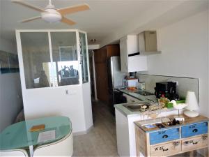 A kitchen or kitchenette at Costa Azahar LEK