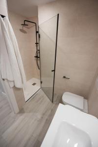 A bathroom at APARTAMENTOS CUME DO PINDO