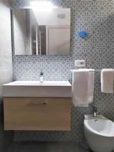 Koupelna v ubytování A Polignano Rooms