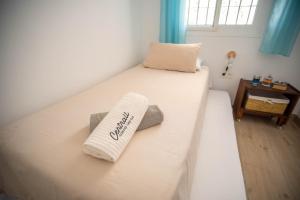 Posteľ alebo postele v izbe v ubytovaní Casa rural en Nerja Villa RuiSol by Centrall alquileres turísticos
