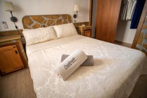 Posteľ alebo postele v izbe v ubytovaní Casa rural en Nerja Villa RuiSol by Centrall alquileres turísticos