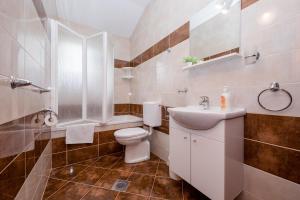Koupelna v ubytování Apartments Šćerbe 3103