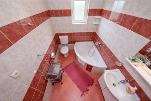 Koupelna v ubytování Apartments Šćerbe 3103