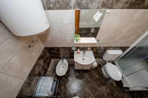 Koupelna v ubytování Apartments Šćerbe 3103