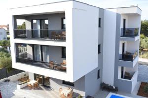 En balkon eller terrasse på B1villa