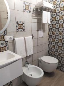 Koupelna v ubytování A Polignano Rooms