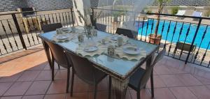 The swimming pool at or close to VILLA MARIANNA CON PISCINA PRIVATA ampi spazi esterni e WIFI FREE