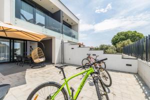 Jízda na kole v ubytování Holiday House Sukošan Zadar nebo okolí
