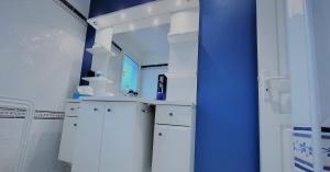 Vonios kambarys apgyvendinimo įstaigoje Coquet studio en Médoc, Jacuzzi et climatisation