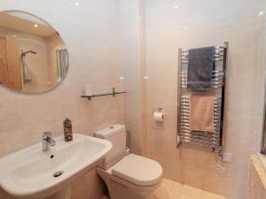 Ένα μπάνιο στο Hemmel Cottage +23 φωτογραφίες