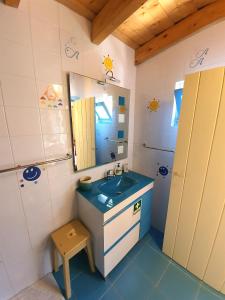 A bathroom at Little Suite