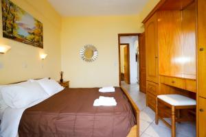 Postel nebo postele na pokoji v ubytování Agios Georgios - 2 Beds - Sleeps 5 - Free Parking