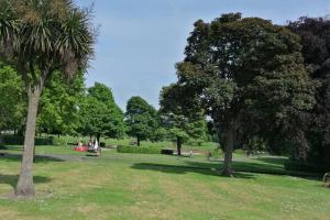 Foto de la galería de Faodail, 1 Bed Studio apartment at Ravenscraig Castle and Park en Fife