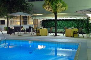 The swimming pool at or close to Perugia Plaza Hotel