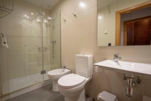 Koupelna v ubytování Metsola Apartamentos Rurales + 37 fotografií