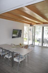 Μια τηλεόραση ή/και κέντρο ψυχαγωγίας στο Casa Baceschi