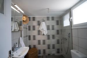 Kúpeľňa v ubytovaní Iviskos House Apollonia Sifnos + 27 fotografií