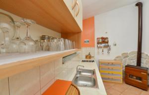 Galeriebild der Unterkunft Holiday home Maria with swimming pool in Vodice