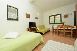 Galeriebild der Unterkunft Holiday home Maria with swimming pool in Vodice
