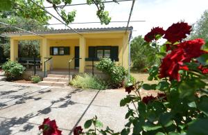 Galeriebild der Unterkunft Holiday home Maria with swimming pool in Vodice