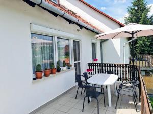 Balkón nebo terasa v ubytování Arató Vendégház