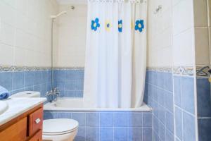 Łazienka w obiekcie Bonito apartamento Piscina Wifi