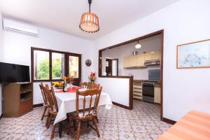 Küche/Küchenzeile in der Unterkunft Apartments Salis