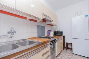 Küche/Küchenzeile in der Unterkunft Apartments Salis