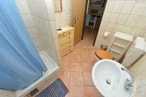 Galeriebild der Unterkunft Holiday home Maria with swimming pool in Vodice