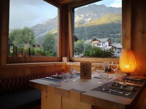 Vue générale sur la montagne ou vue sur la montagne depuis l'hôtel