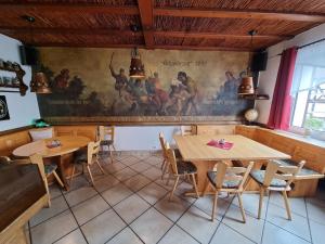 Fotografie z fotogalerie ubytování Hotel Medebach - Zum Schwanenkönig v destinaci Medebach